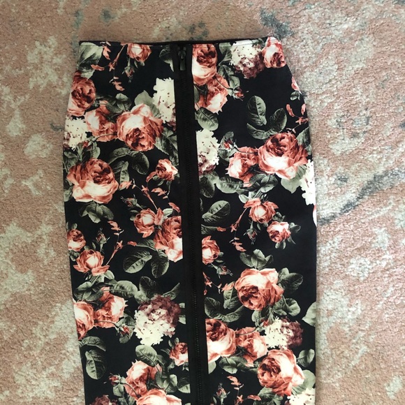 Double side print skirt - Picture 2 of 3